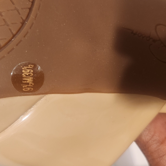 Jessica Simpson Women's Tan Heels - Picture 3 of 3